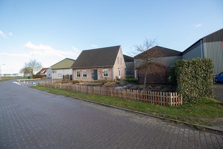 BedrijfsruimteaanOranjestraat 60<br/> inIJzendijke