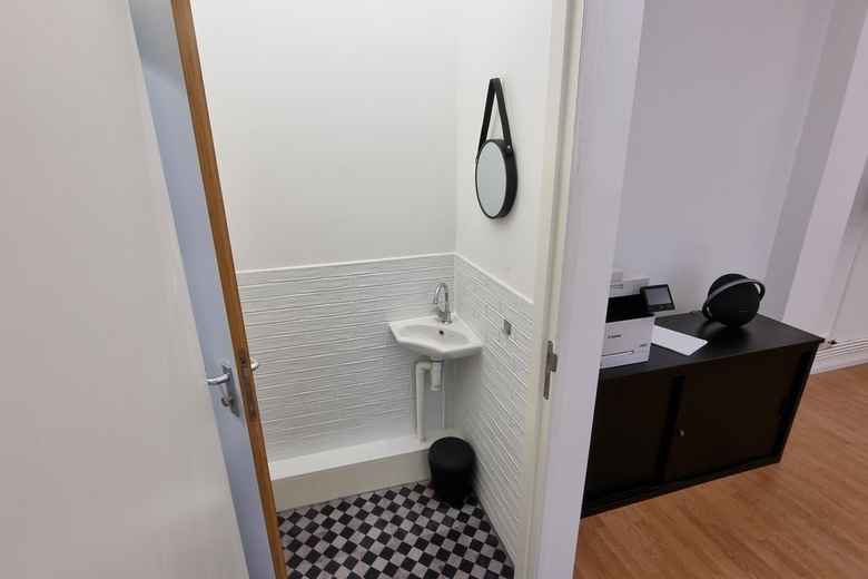 KantoorruimteaanRoombekerveld 43<br/> inEnschede KantoorruimteaanRoombekerveld 43<br/> inEnschede