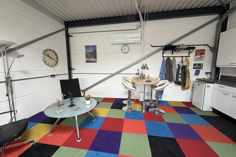 BedrijfsruimteaanNewtonstraat 25<br/> inZoetermeer