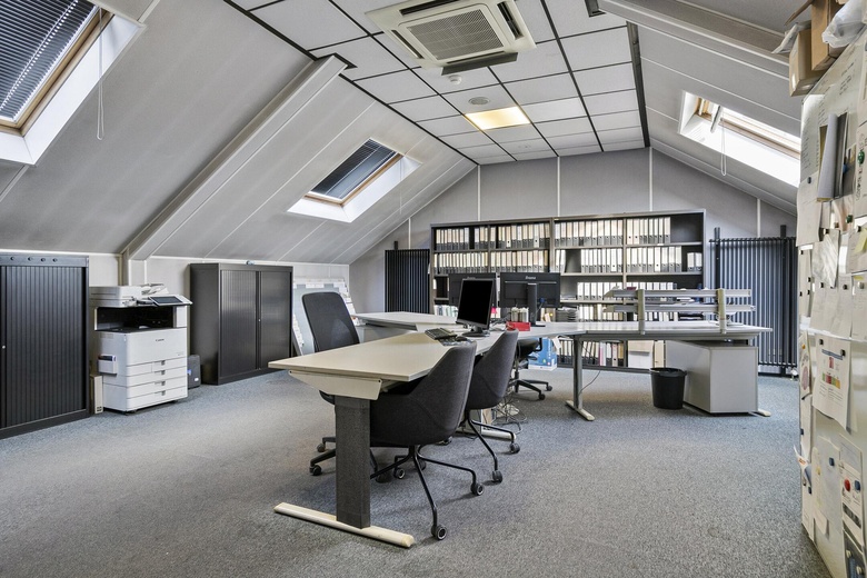 BedrijfsruimteaanDorpsstraat 56<br/> inOssendrecht BedrijfsruimteaanDorpsstraat 56<br/> inOssendrecht