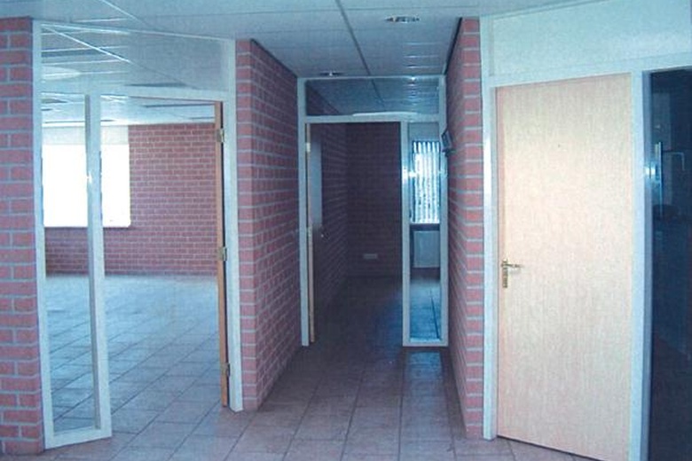 BedrijfsruimteaanBerg en Daal 13<br/> inVoorhout BedrijfsruimteaanBerg en Daal 13<br/> inVoorhout