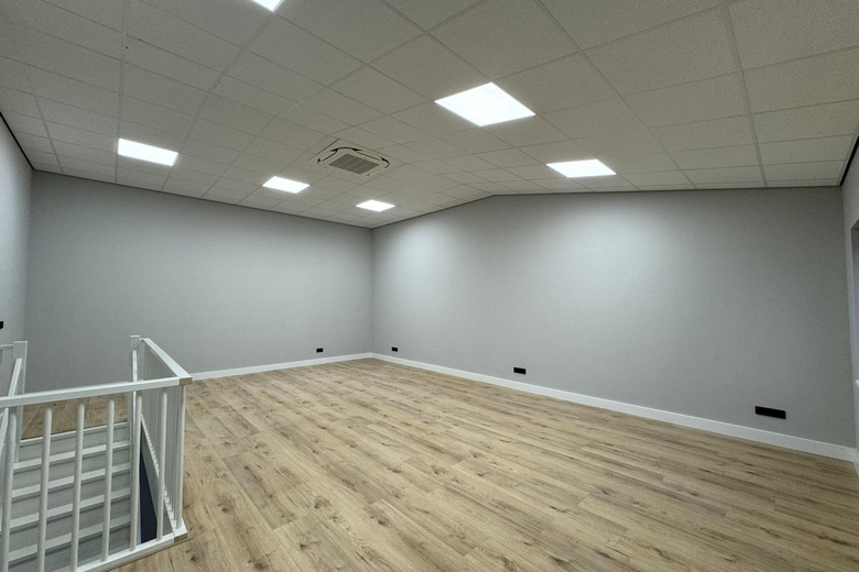 BedrijfsruimteaanRaasdorperweg 152 L<br/> inLijnden