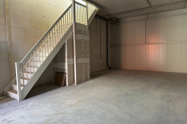 BedrijfsruimteaanVan der Waalsstraat 44<br/> inZoetermeer