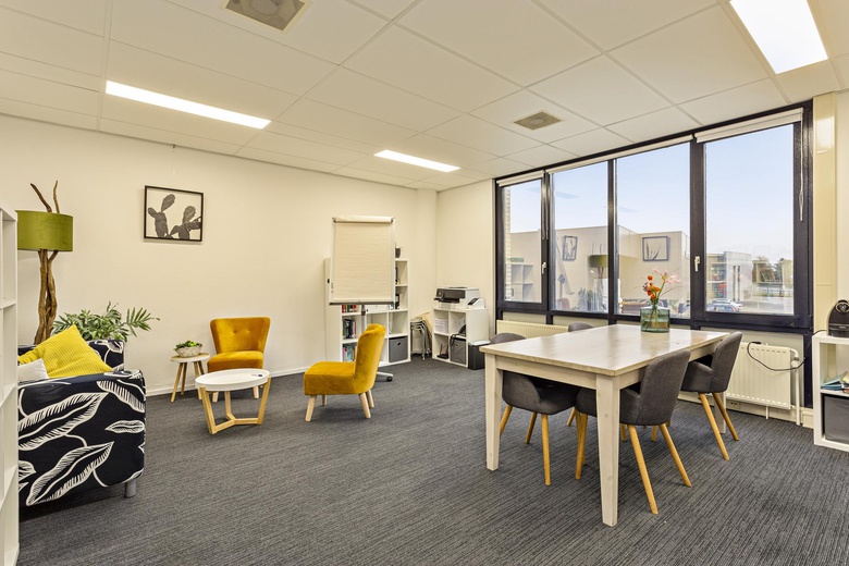 KantoorruimteaanWethouder den Oudenstraat 4<br/> inHelmond KantoorruimteaanWethouder den Oudenstraat 4<br/> inHelmond