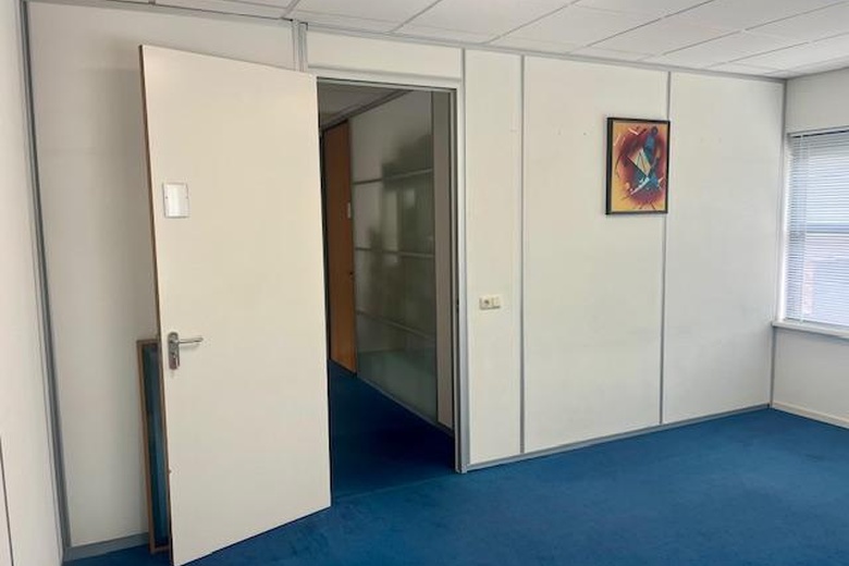 KantoorruimteaanLuzernestraat 20<br/> inNieuw-Vennep