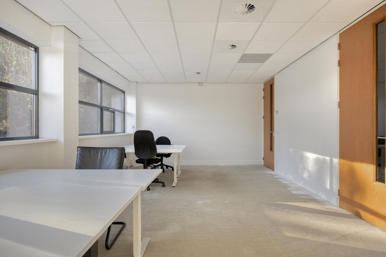 KantoorruimteaanVan Coulsterweg 11<br/> inAlblasserdam