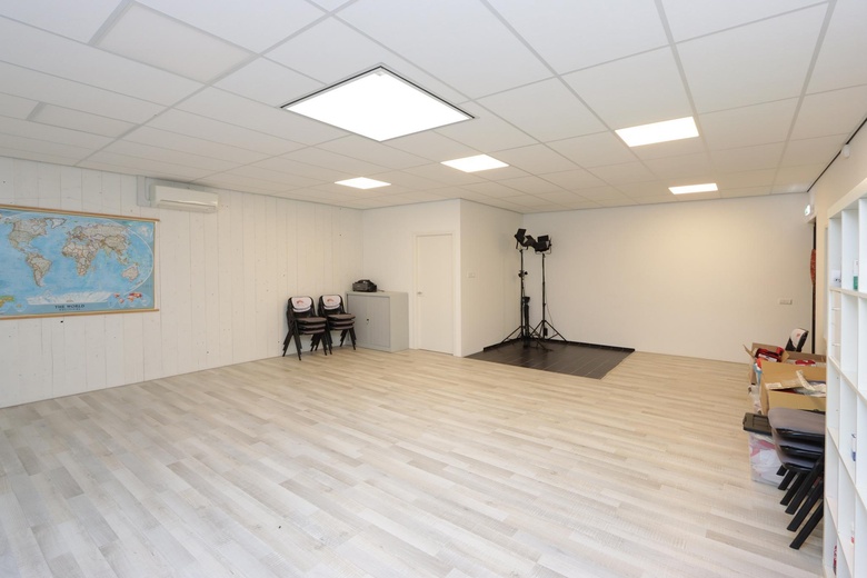 BedrijfsruimteaanDe Huchtstraat 14<br/> inAlmere BedrijfsruimteaanDe Huchtstraat 14<br/> inAlmere
