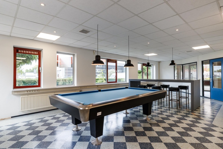 BedrijfsruimteaanBergveste 12<br/> inHouten BedrijfsruimteaanBergveste 12<br/> inHouten