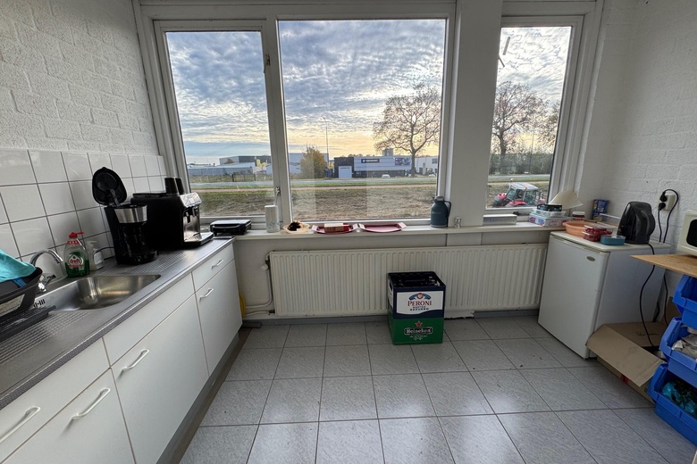 BedrijfsruimteaanElftweg 54<br/> inRaamsdonksveer