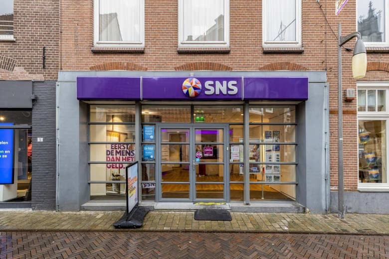 Bekijk foto 1 van Klokstraat 3 Bekijk foto 1 van Klokstraat 3