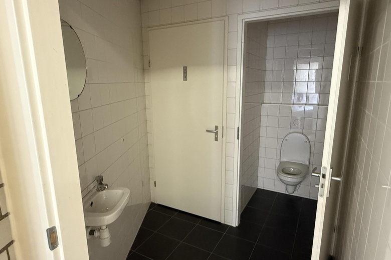 WinkelruimteaanMoriaanseweg Oost 76 b<br/> inHellevoetsluis WinkelruimteaanMoriaanseweg Oost 76 b<br/> inHellevoetsluis