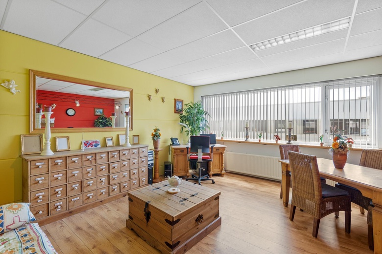 BedrijfsruimteaanNeon 25 p<br/> inOud-Gastel