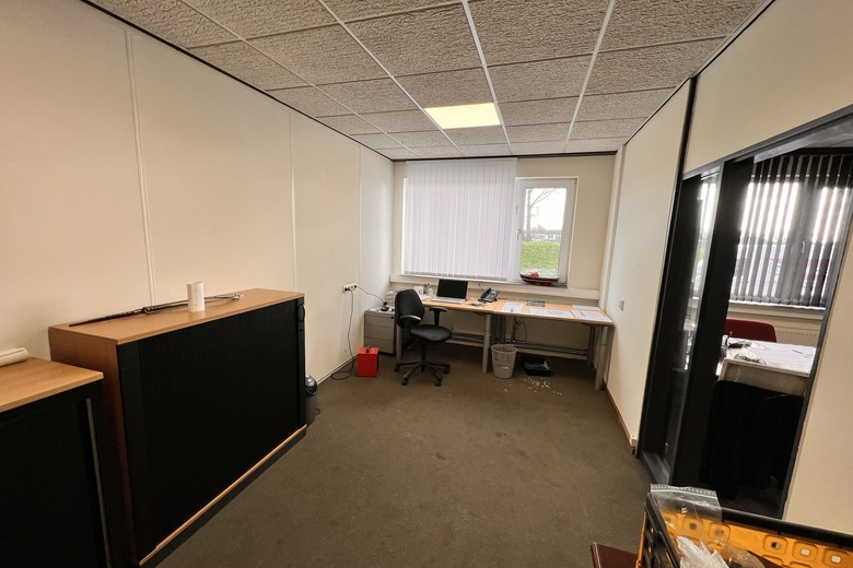 KantoorruimteaanSluisweg 11 a<br/> inLemmer KantoorruimteaanSluisweg 11 a<br/> inLemmer