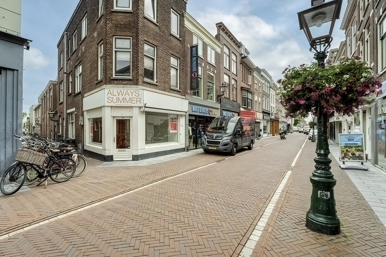 WinkelruimteaanHaarlemmerstraat 210<br/> inLeiden WinkelruimteaanHaarlemmerstraat 210<br/> inLeiden