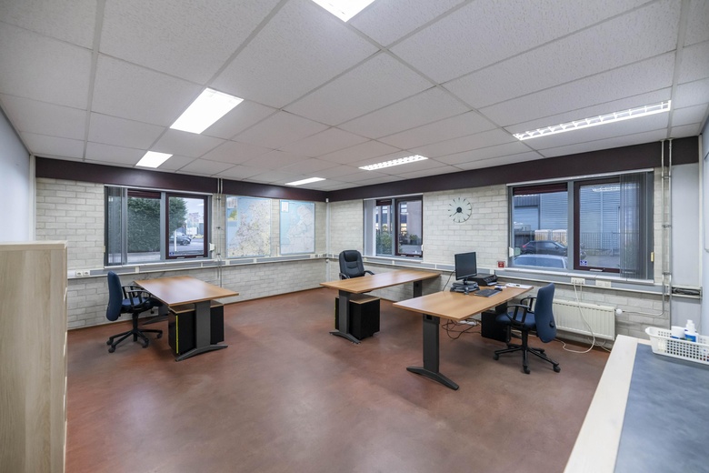 BedrijfsruimteaanVan Nassauweg 11<br/> inKrimpen aan den IJssel BedrijfsruimteaanVan Nassauweg 11<br/> inKrimpen aan den IJssel