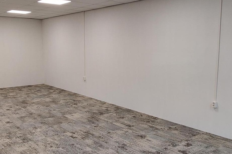 BedrijfsruimteaanDenariusstraat 25 S<br/> inOosterhout BedrijfsruimteaanDenariusstraat 25 S<br/> inOosterhout