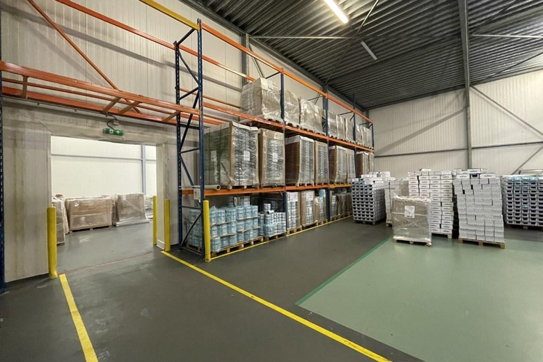 BedrijfsruimteaanTurfstekerstraat 51<br/> inAalsmeer