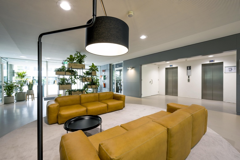 KantoorruimteaanStationsplein-ZW 983<br/> inSchiphol