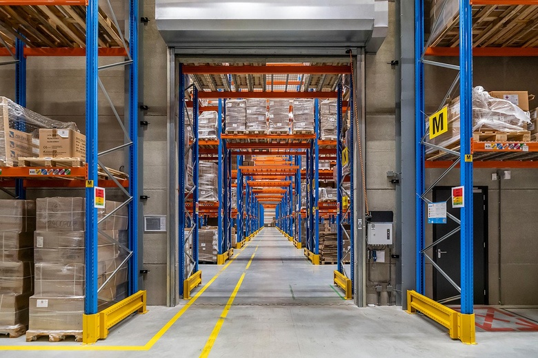 BedrijfsruimteaanHooglandseweg 6<br/> inVuren BedrijfsruimteaanHooglandseweg 6<br/> inVuren