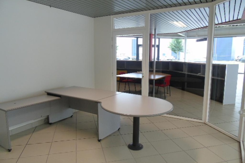 BedrijfsruimteaanHandelstraat 9<br/> inBoxmeer BedrijfsruimteaanHandelstraat 9<br/> inBoxmeer