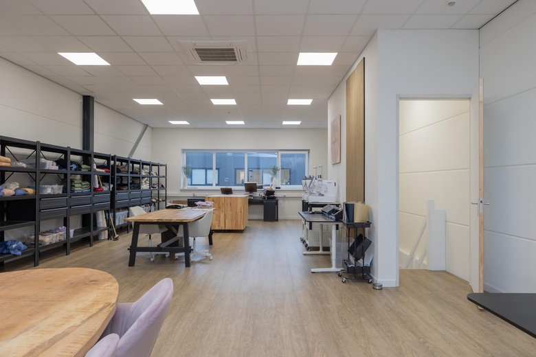 BedrijfsruimteaanCilinderweg 43 U19<br/> inRoelofarendsveen