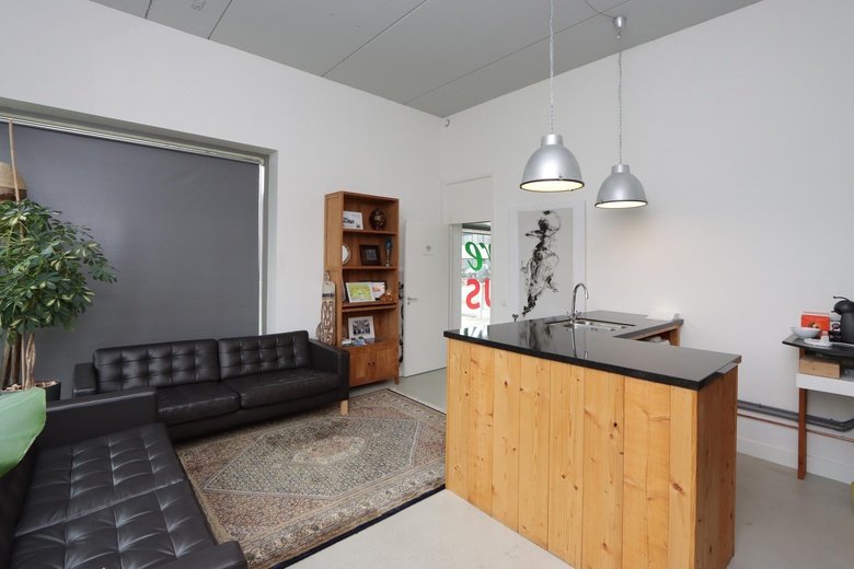 BedrijfsruimteaanDe Huchtstraat 14<br/> inAlmere BedrijfsruimteaanDe Huchtstraat 14<br/> inAlmere