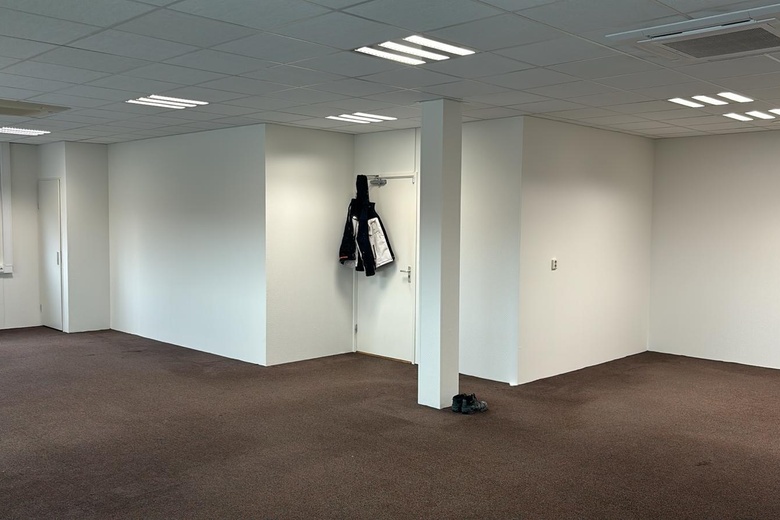 KantoorruimteaanZadelmakerstraat 64<br/> inVelserbroek