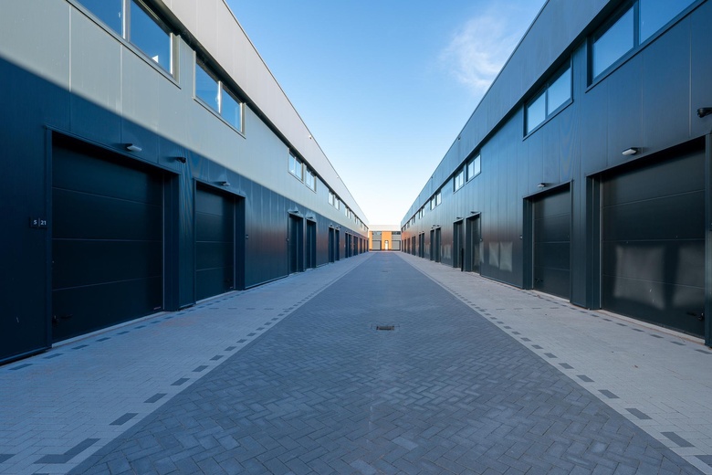 BedrijfsruimteaanBedrijvenpark Agriport type Garagebox 0 ong<br/> inMiddenmeer BedrijfsruimteaanBedrijvenpark Agriport type Garagebox 0 ong<br/> inMiddenmeer
