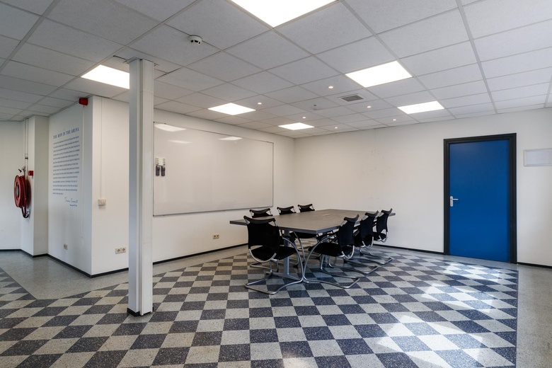 BedrijfsruimteaanBergveste 12<br/> inHouten BedrijfsruimteaanBergveste 12<br/> inHouten