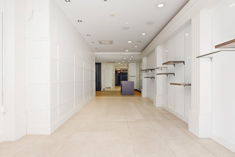 WinkelruimteaanLuifelstraat 40<br/> inRoermond WinkelruimteaanLuifelstraat 40<br/> inRoermond