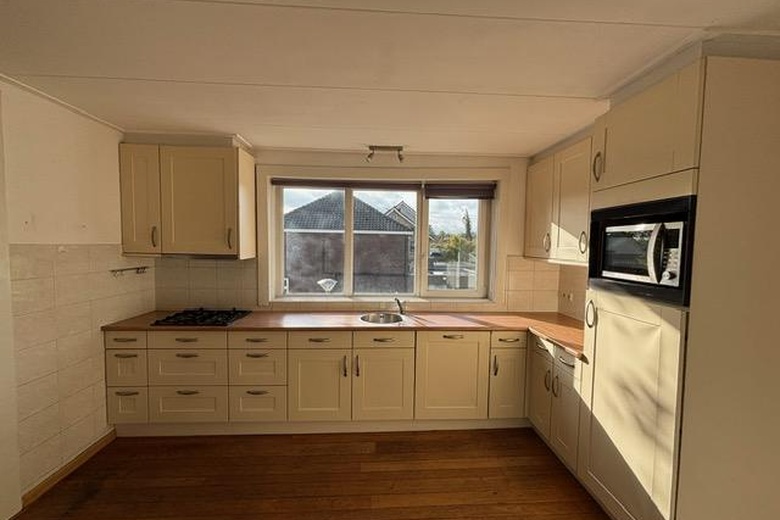 BedrijfsruimteaanTolstraat 8<br/> inEnschede