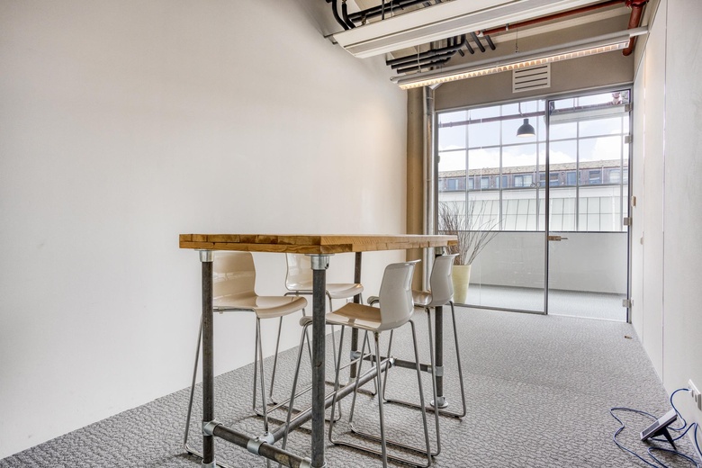 KantoorruimteaanBaronie 52 6 0 ong<br/> inAlphen aan den Rijn KantoorruimteaanBaronie 52 6 0 ong<br/> inAlphen aan den Rijn