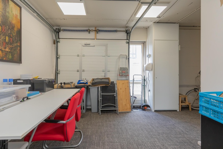BedrijfsruimteaanMeer en Duin 367<br/> inLisse BedrijfsruimteaanMeer en Duin 367<br/> inLisse