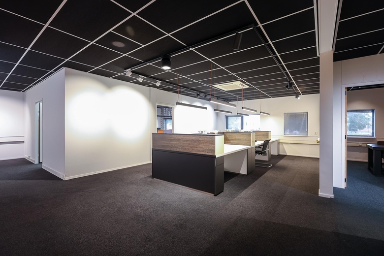 BedrijfsruimteaanLuzernestraat 9<br/> inNieuw-Vennep