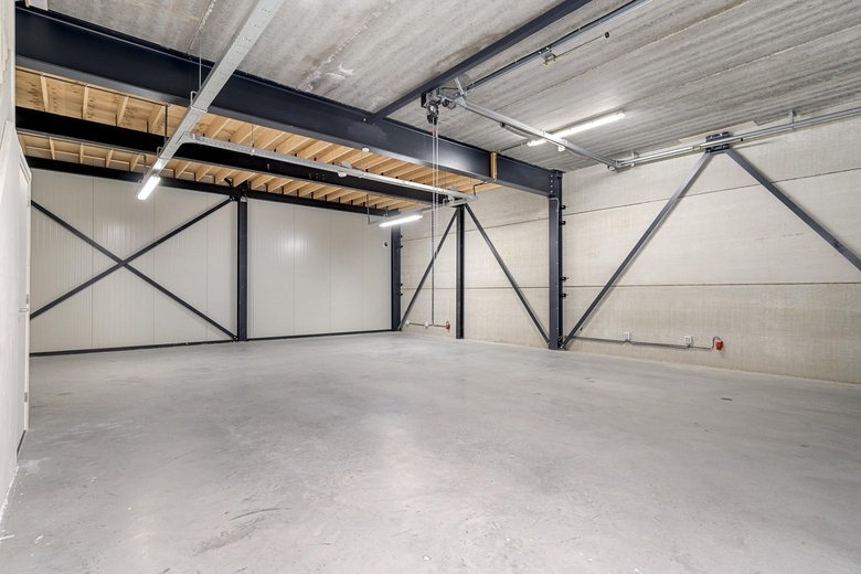 BedrijfsruimteaanExpeditieweg 8 r<br/> inAndelst