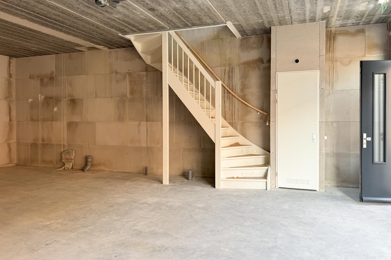 BedrijfsruimteaanNijverheidslaan 6 M<br/> inWeesp