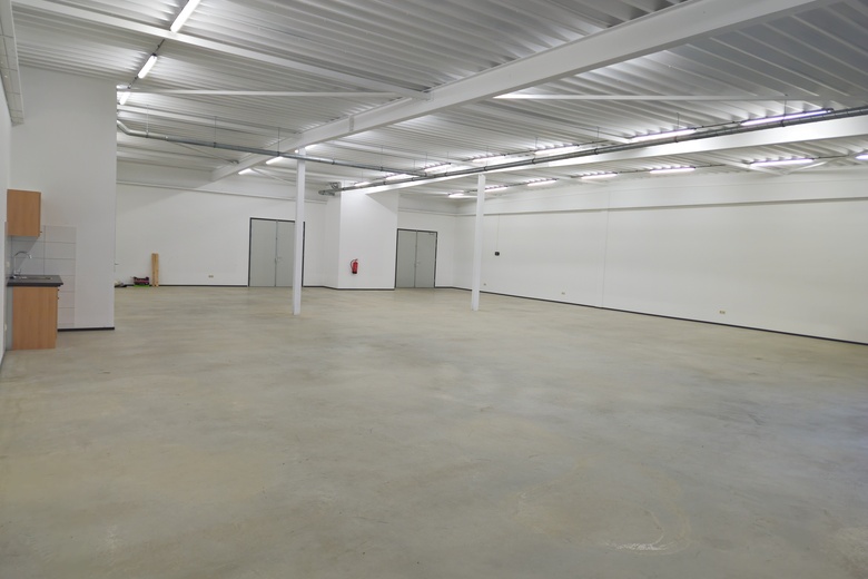 BedrijfsruimteaanMarie Curieweg 1<br/> inRoermond BedrijfsruimteaanMarie Curieweg 1<br/> inRoermond