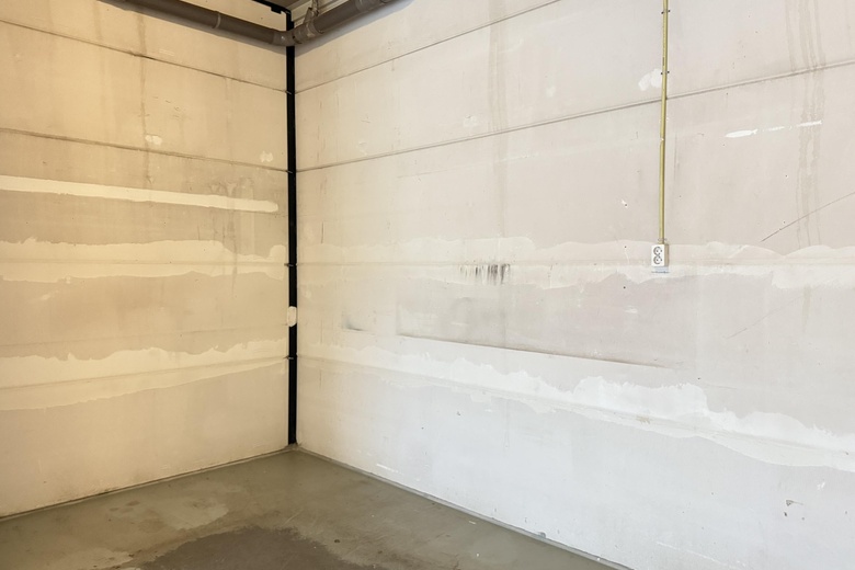 BedrijfsruimteaanRosbayerweg 131<br/> inWormerveer