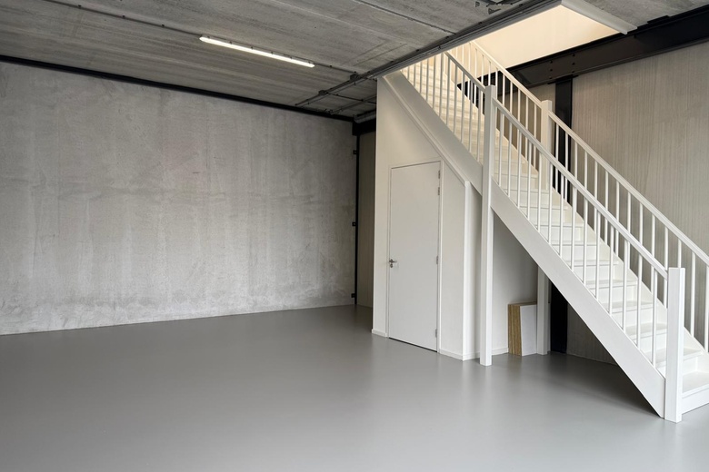 BedrijfsruimteaanLelystraat 60 b<br/> inSliedrecht