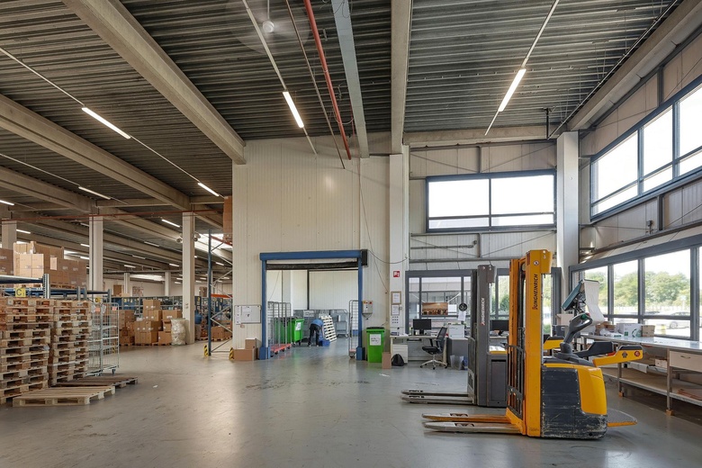 BedrijfsruimteaanHaarlemmerstraatweg 105<br/> inHalfweg