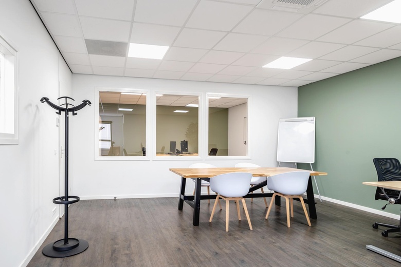 KantoorruimteaanDirck Uytenboogaertstraat 9<br/> inZwijndrecht