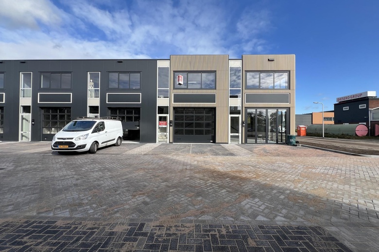 Bekijk foto 1 van Lelystraat 70 b Bekijk foto 1 van Lelystraat 70 b