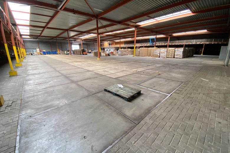 BedrijfsruimteaanHefbrugweg 16<br/> inAlmere BedrijfsruimteaanHefbrugweg 16<br/> inAlmere