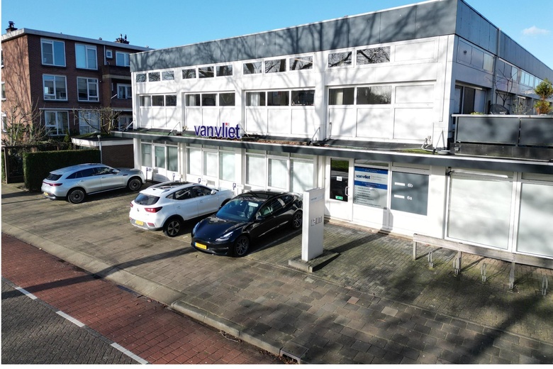 Bekijk foto 1 van Jhr. Van Karnebeekweg 6 a