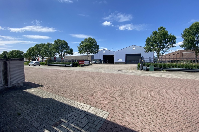 BedrijfsruimteaanMiddelweg 53<br/> inNieuwkuijk