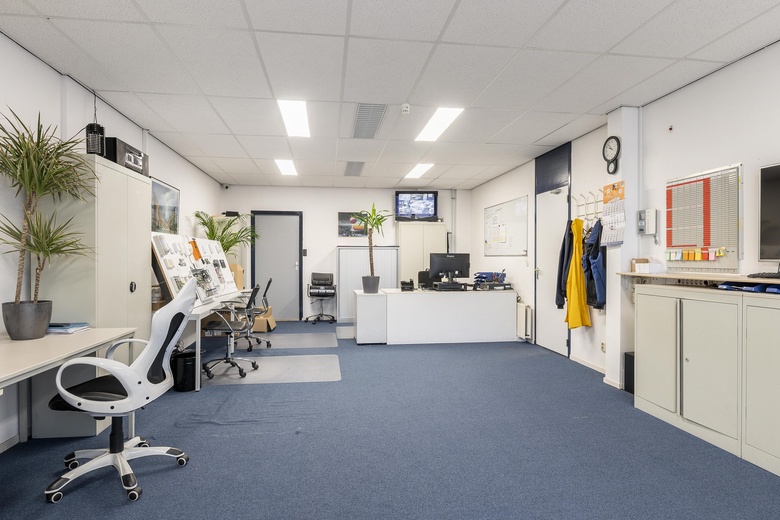 BedrijfsruimteaanKreekweg 16<br/> inVlaardingen