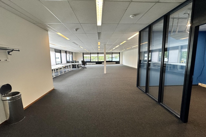 BedrijfsruimteaanParellaan 24<br/> inHoofddorp BedrijfsruimteaanParellaan 24<br/> inHoofddorp