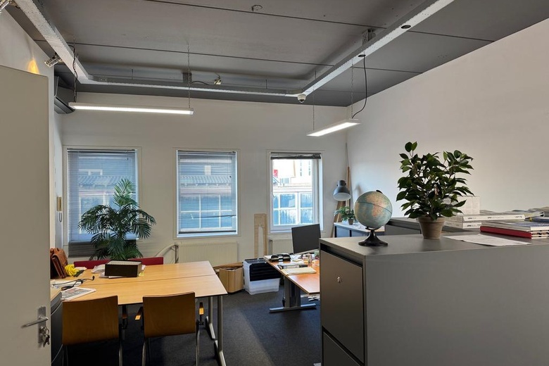 BedrijfsruimteaanAlblasstraat 10 B<br/> inRotterdam BedrijfsruimteaanAlblasstraat 10 B<br/> inRotterdam
