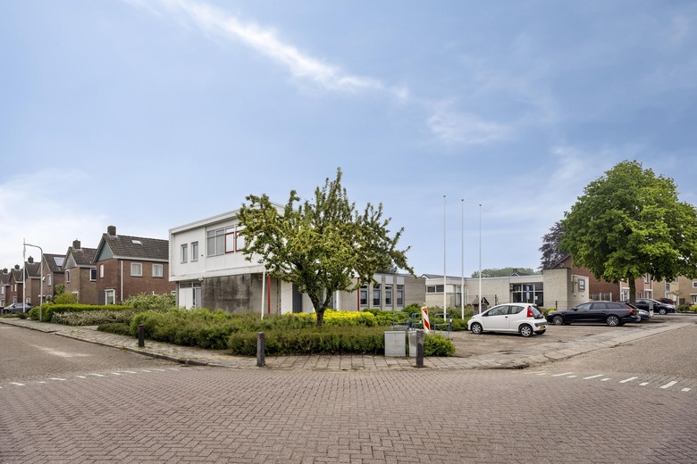 BedrijfsruimteaanLijsterbesstraat 1<br/> inLutten