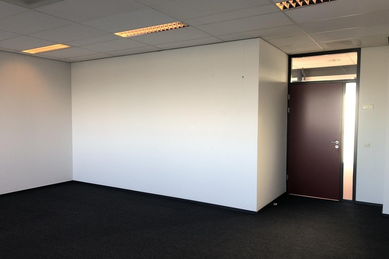 KantoorruimteaanTransportweg 15<br/> inWaddinxveen KantoorruimteaanTransportweg 15<br/> inWaddinxveen